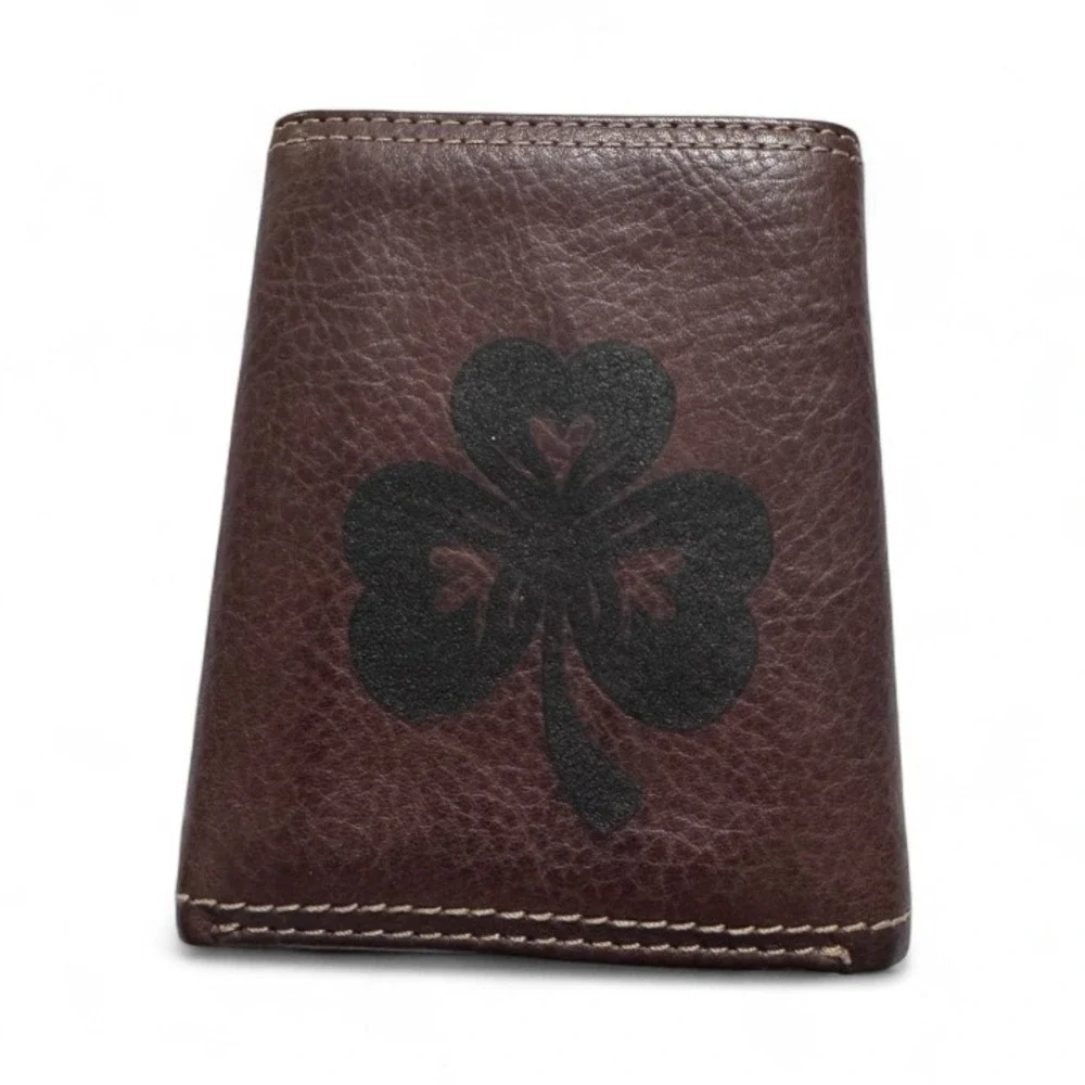 Dockers men's trifold wallet with three leaf‎ clover